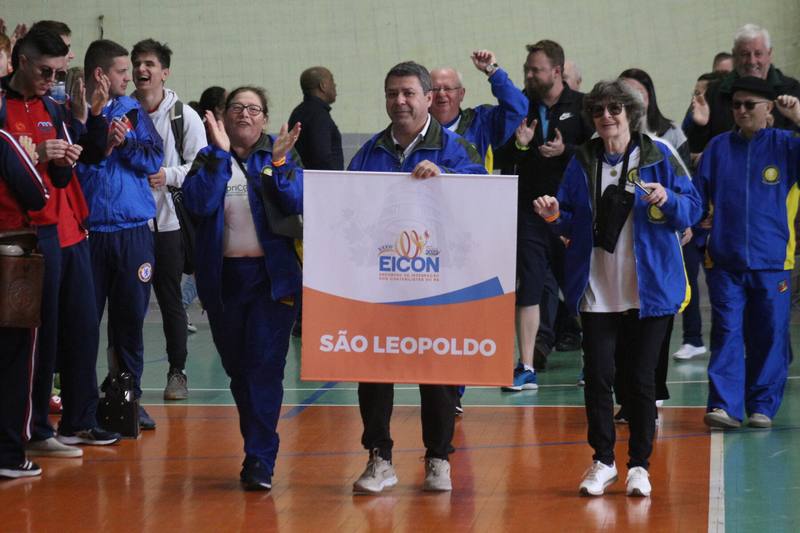 A delegação de São Leopoldo no desfile de abertura do XXXVI EICON, Bento Gonçalves, 2022